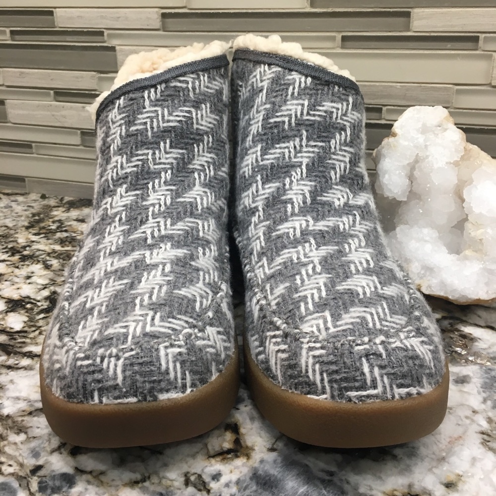 Sanuk Women's NICE Bootah - BRAND NWT - Picture 3 of 7